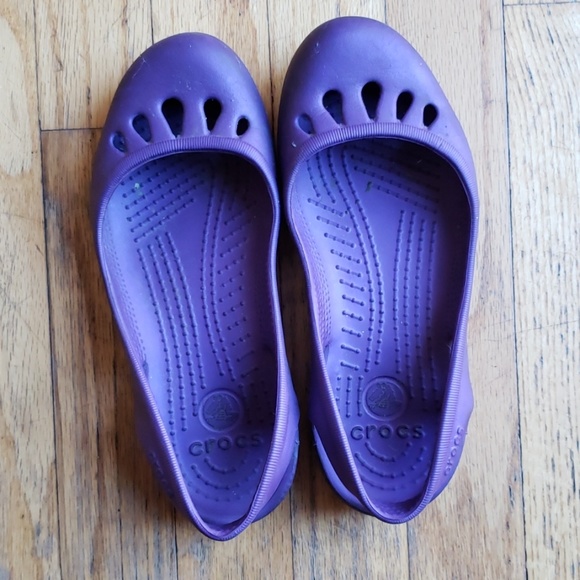 purple womens crocs